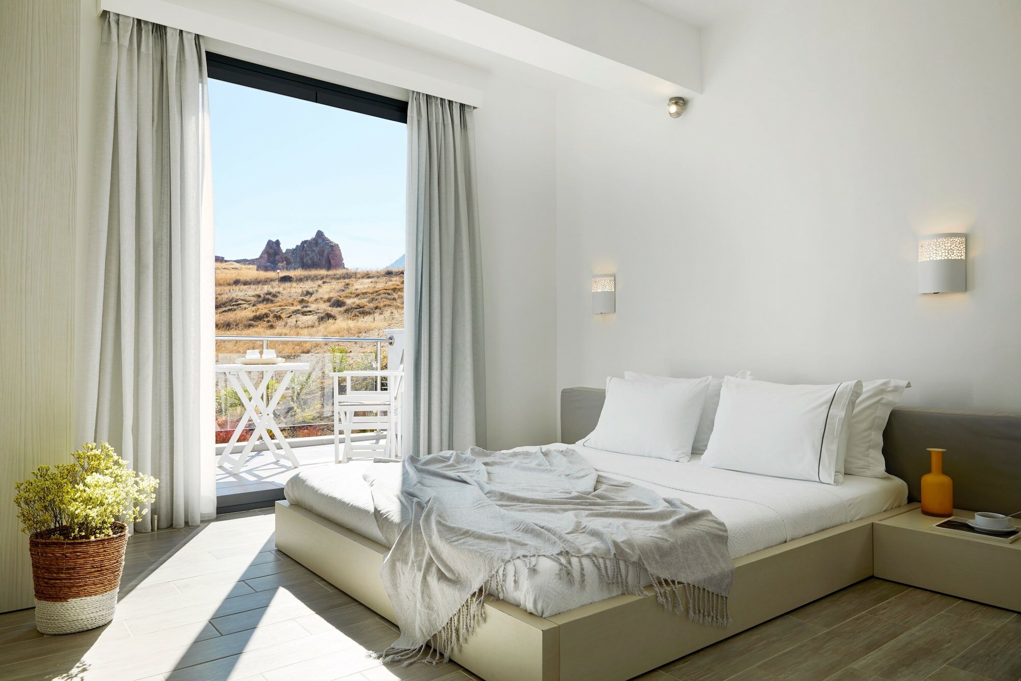 Фото Eleia Seafront Rooms & Villas