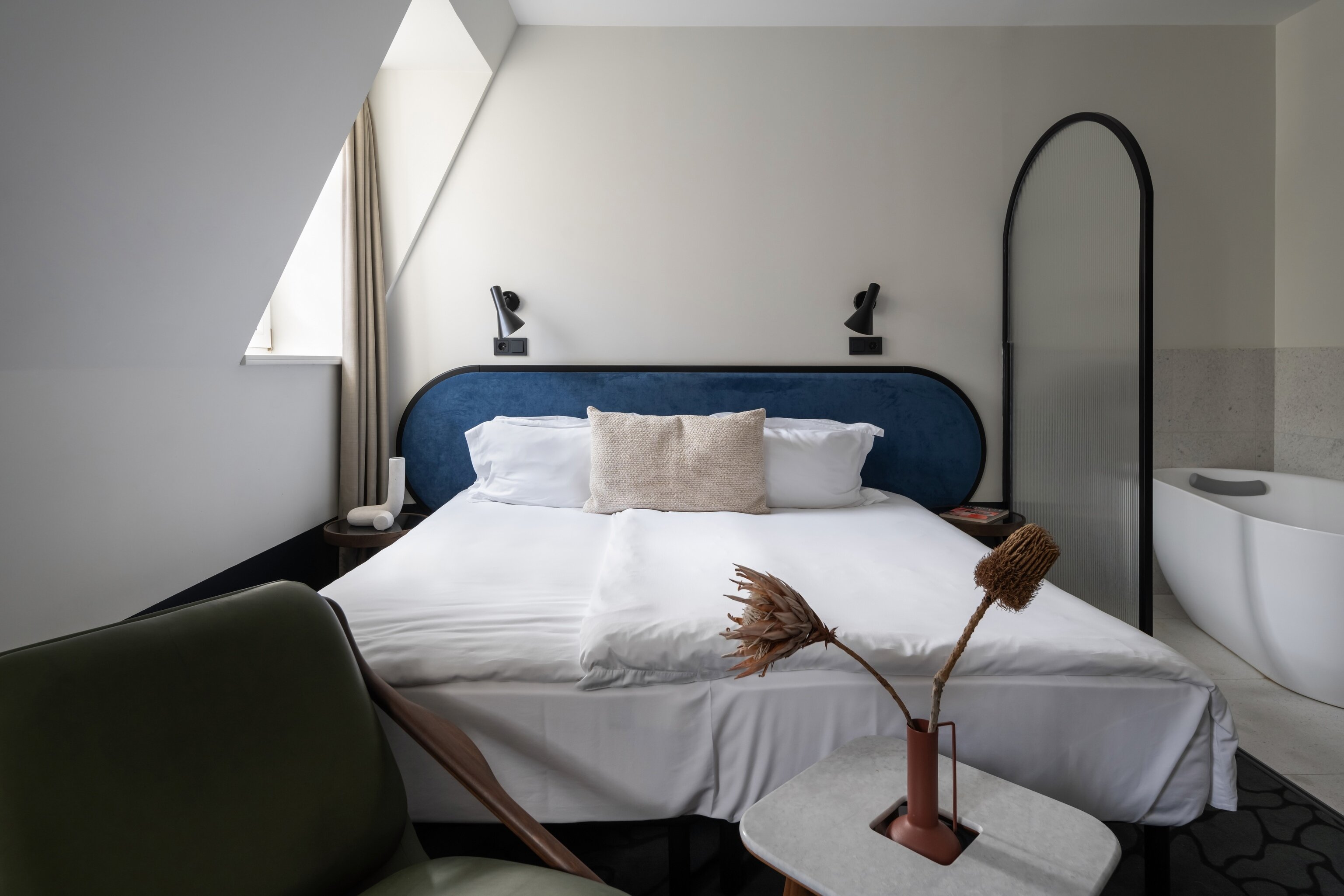 Фото Pavilion Hotel & Social Club