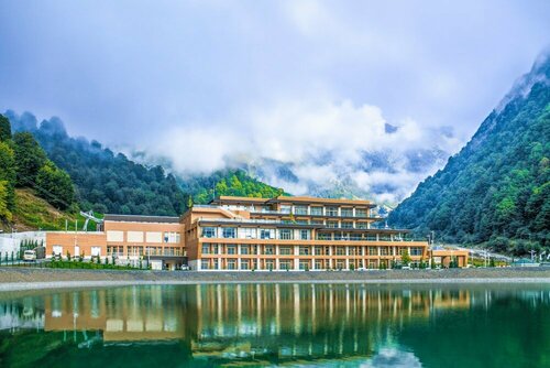 Гостиница Qafqaz Tufandag Mountain Resort Hotel
