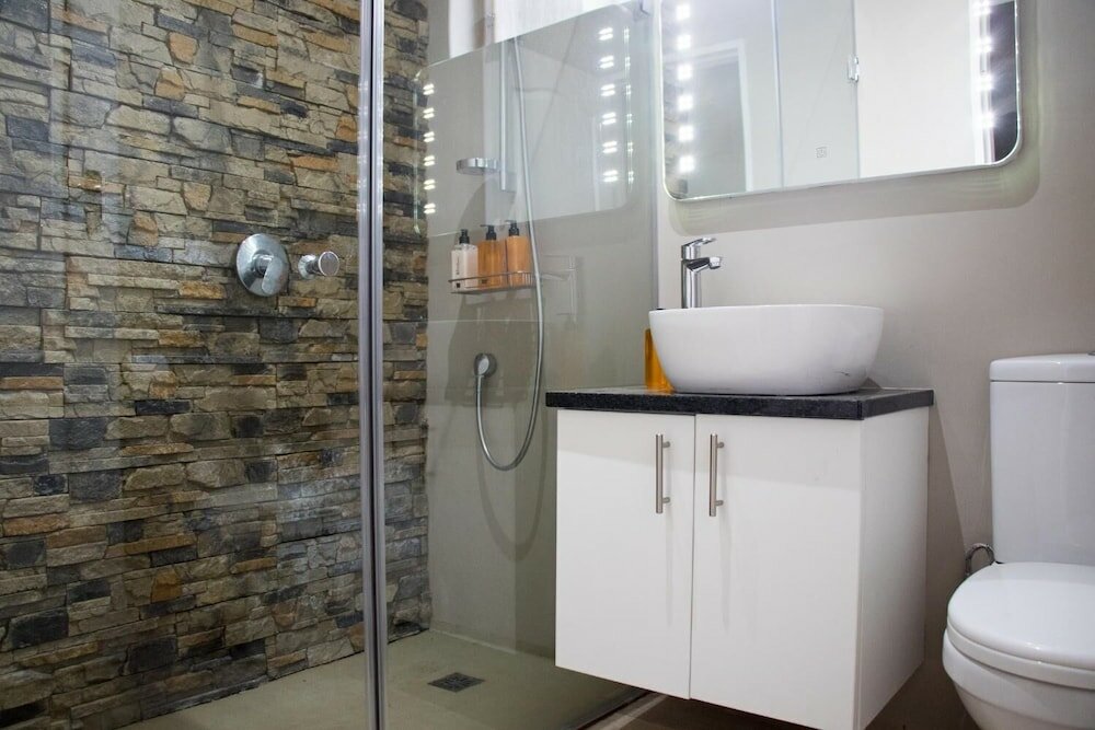 Фото A Queenslin Guesthouse