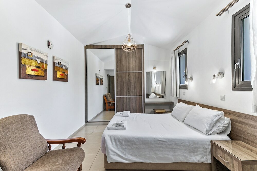 Фото Platzia Beach Villas