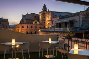 Гостиница Hotel Porta Reale в Ното
