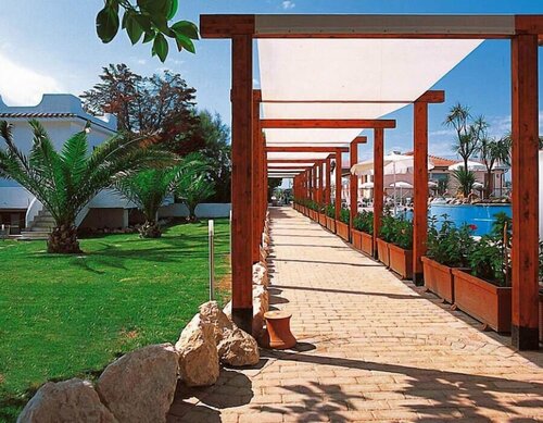 Гостиница Le Mandrelle Beach Resort