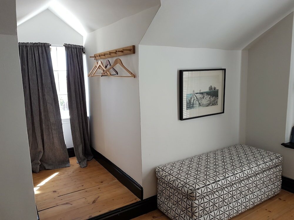 Фото Gilmour Hill