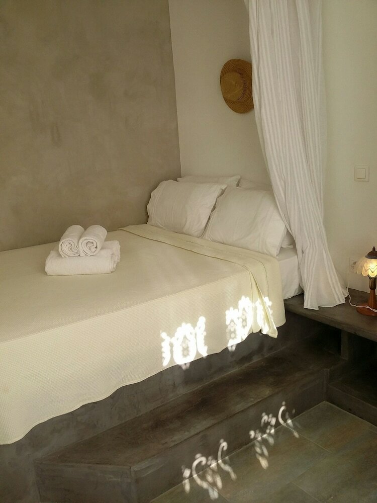 Фото Diosmarini Studios & Apartments