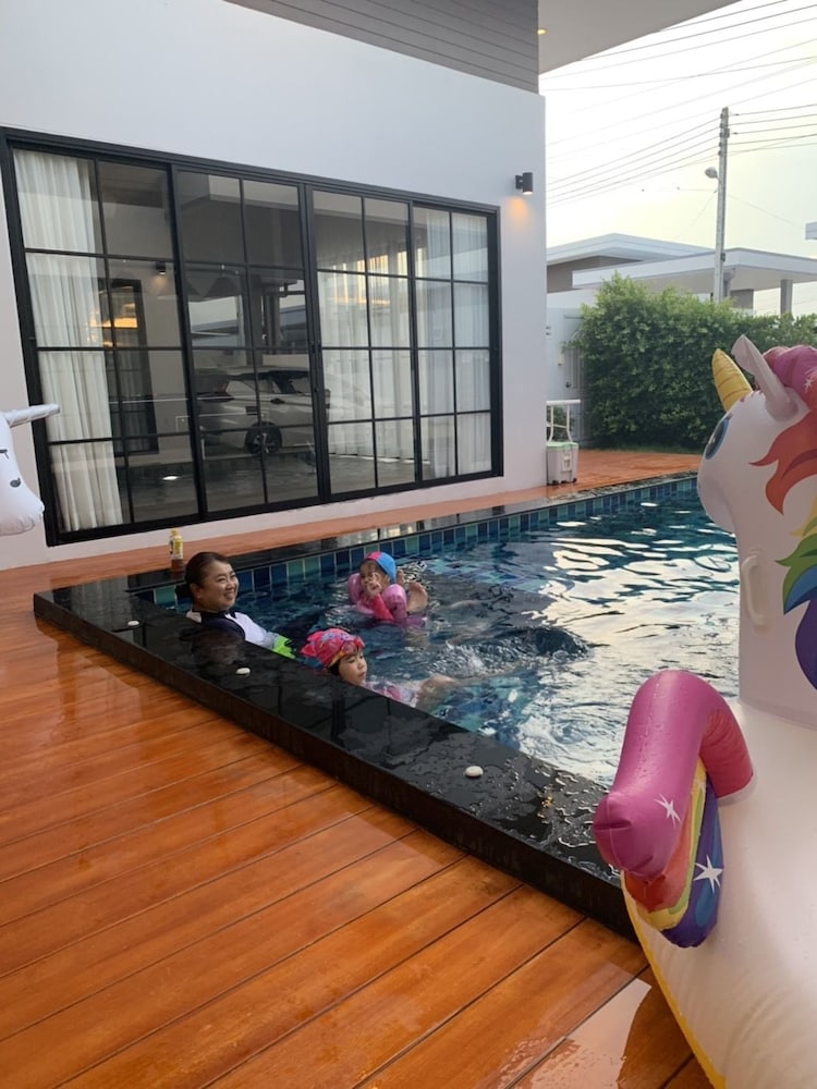 Фото J Pool Villa Huahin