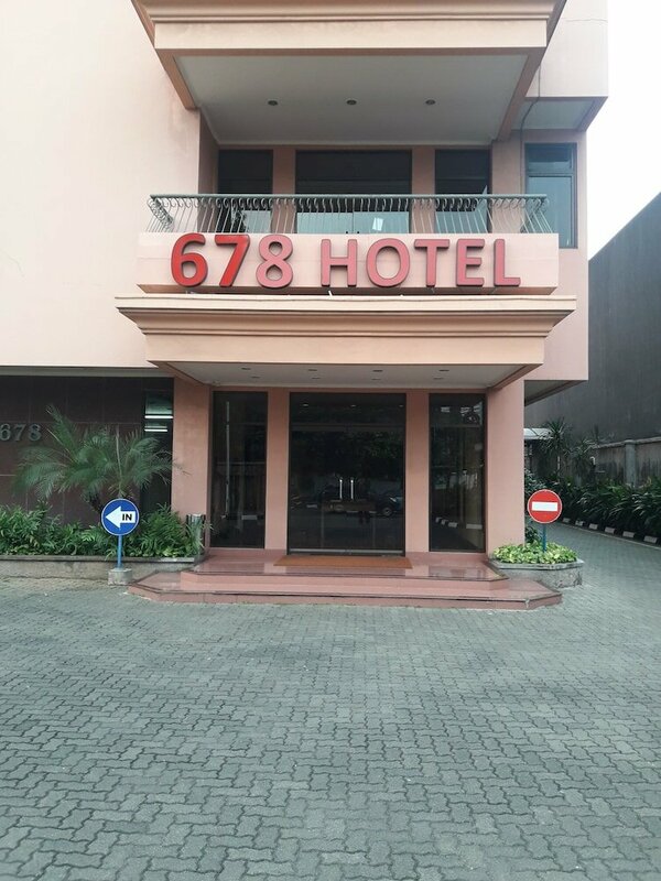 Гостиница Hotel 678 Kemang в Джакарте