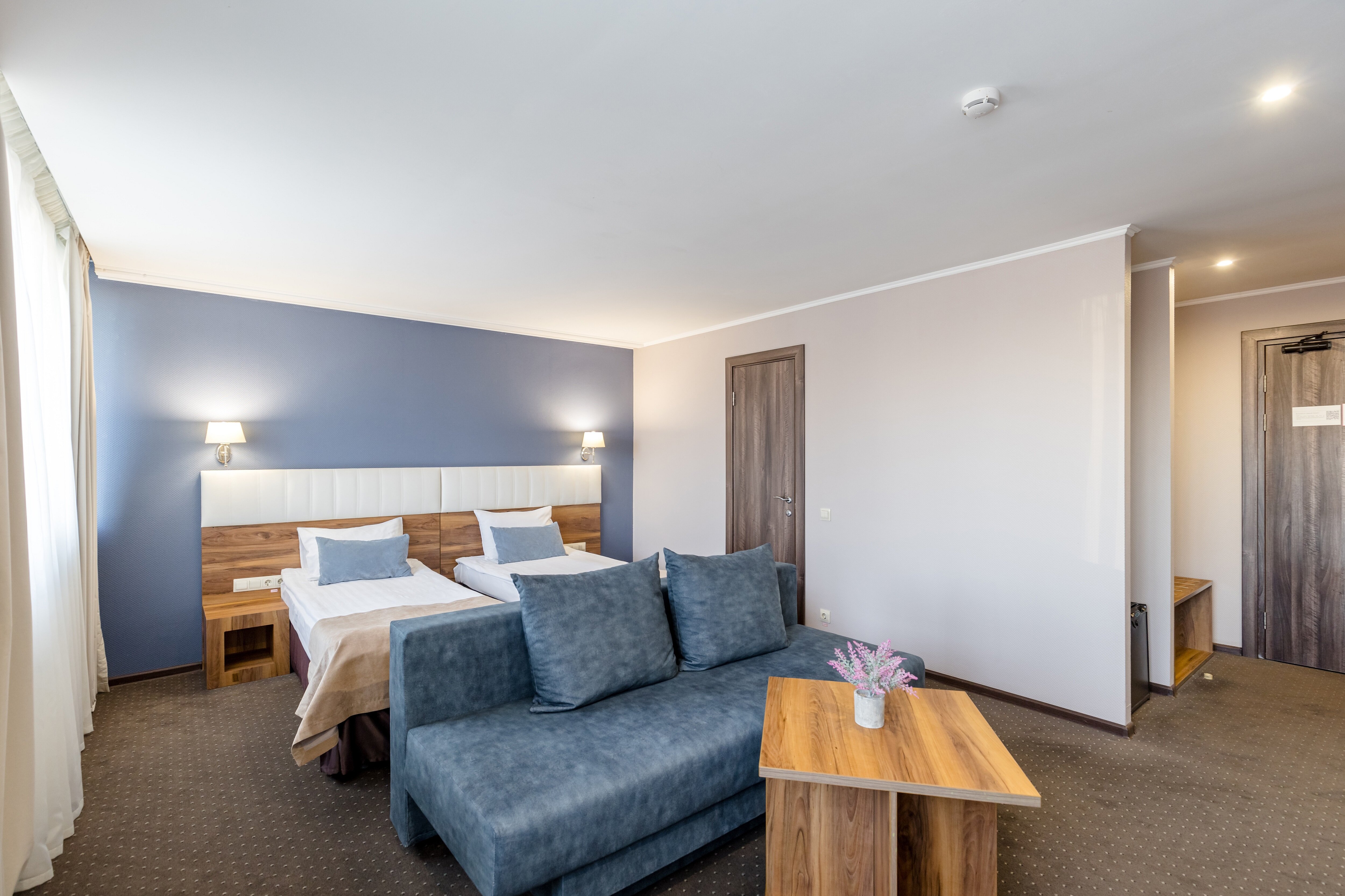 Фото отеля 1