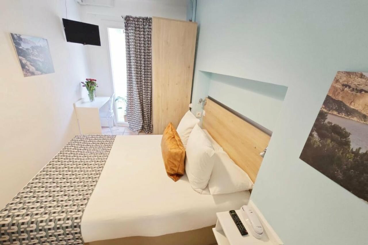 Фото Hotel Des Calanques