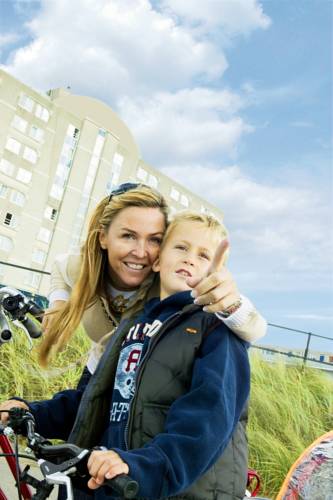 Фото Beach Hotel Zandvoort by Center Parcs