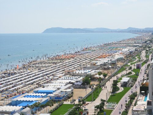 Гостиница Ermeti Hotel в Риччоне