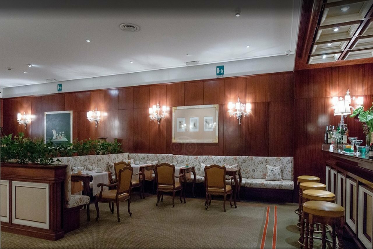 Фото Hotel De La Ville