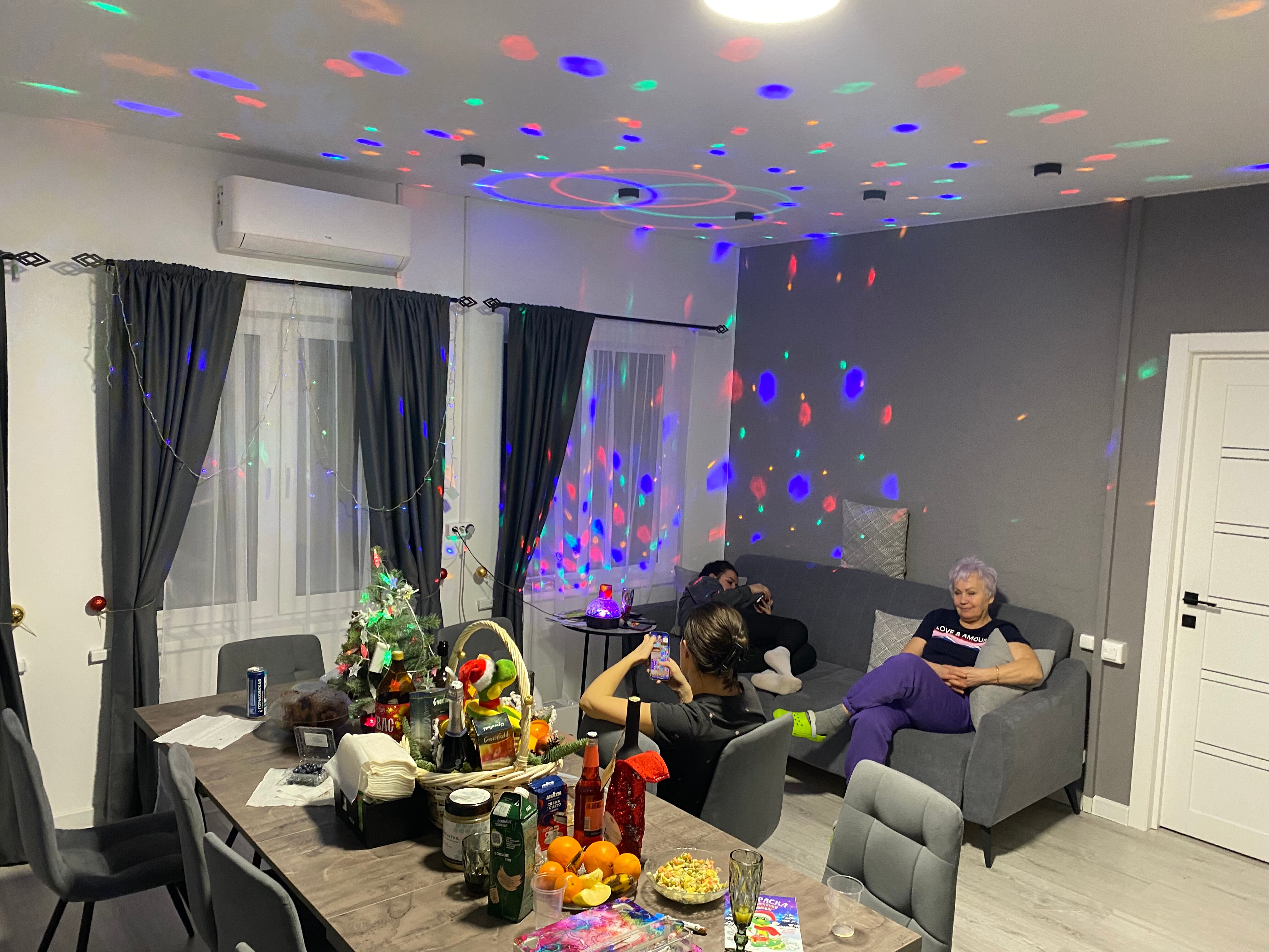 Фото Атмосфера