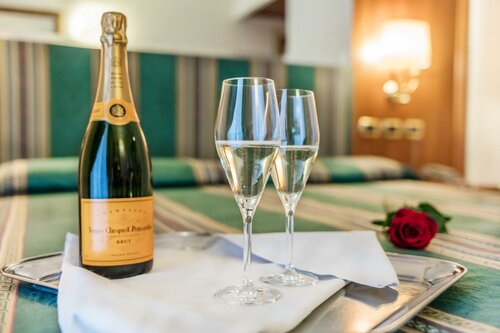 Гостиница Raeli Hotel Regio в Италии
