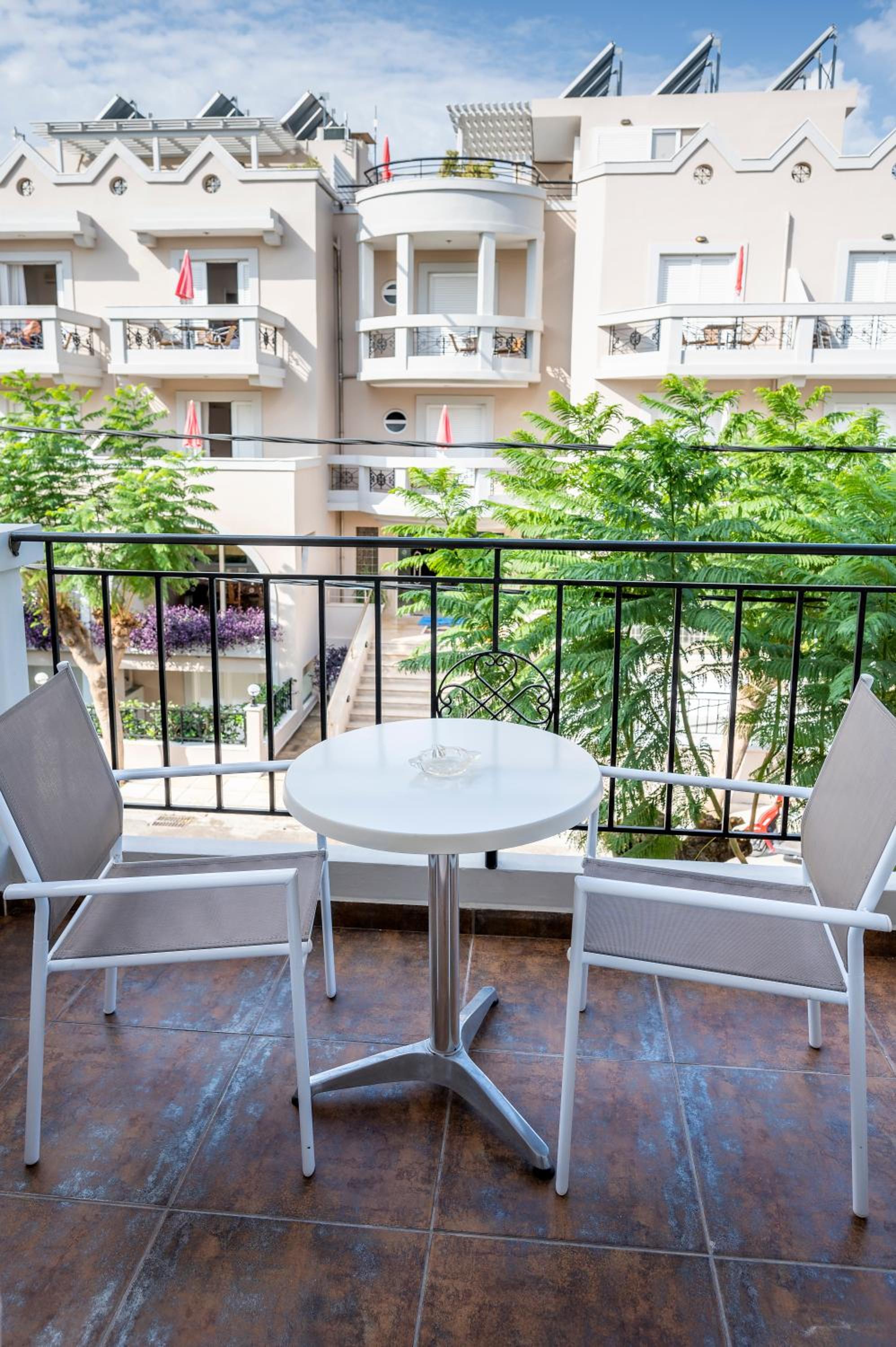 Фото Peridis Family Resort