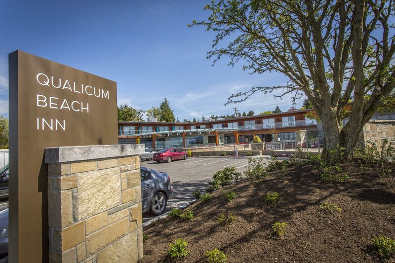 Гостиница Qualicum Beach Inn