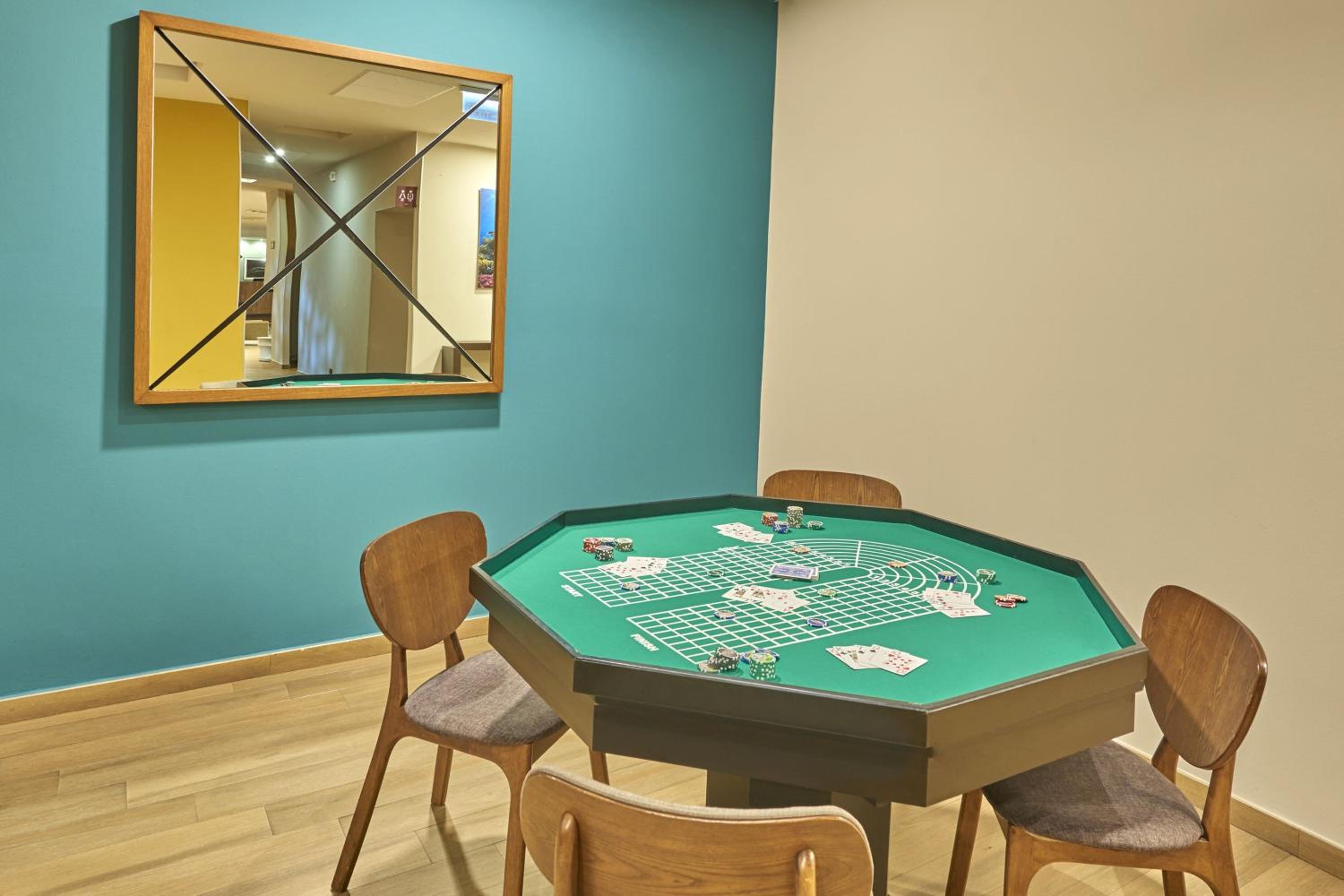 Фото City Express Suites by Marriott Cabo San Lucas