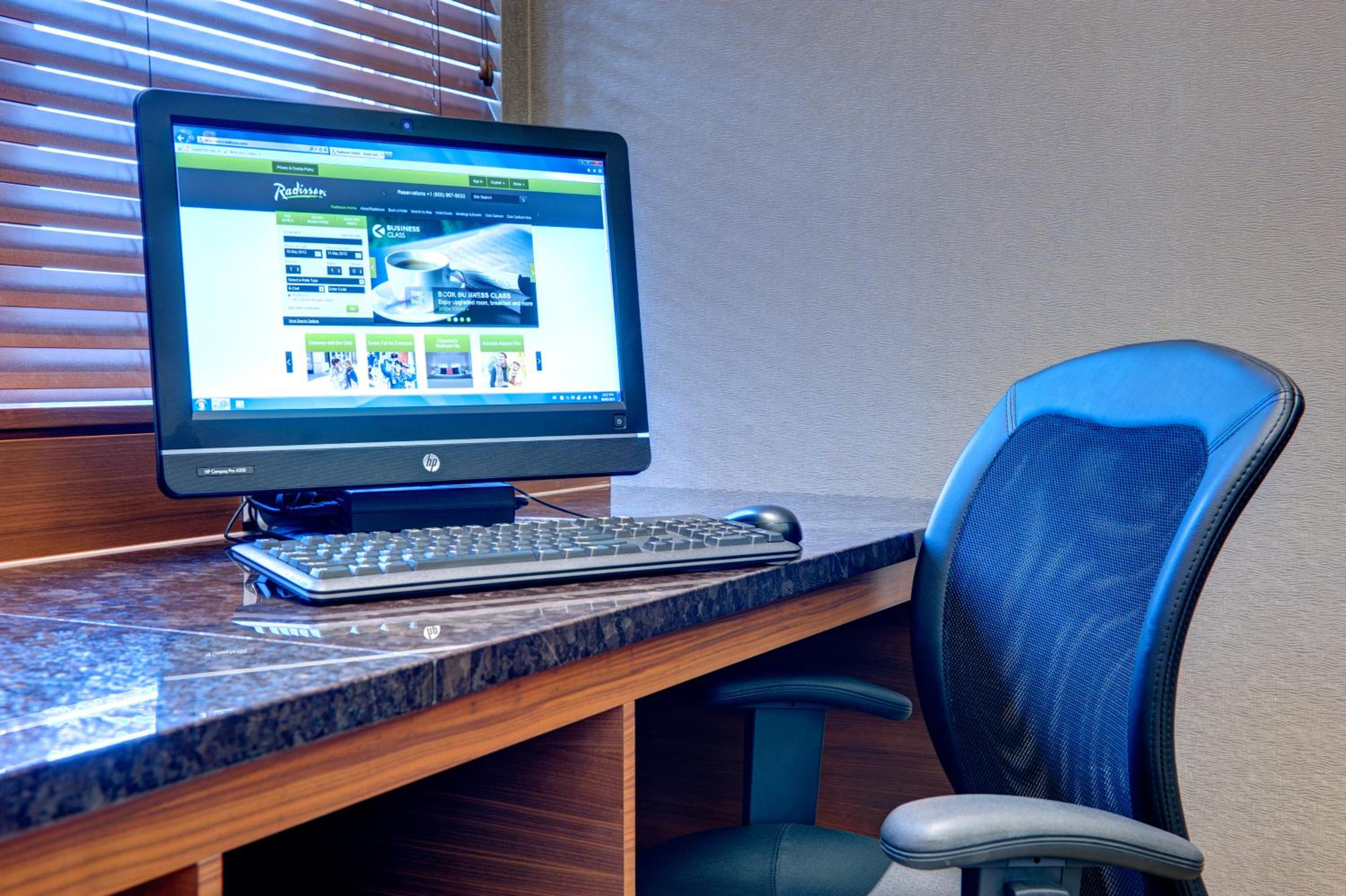 Фото Radisson Hotel & Suites Fort McMurray