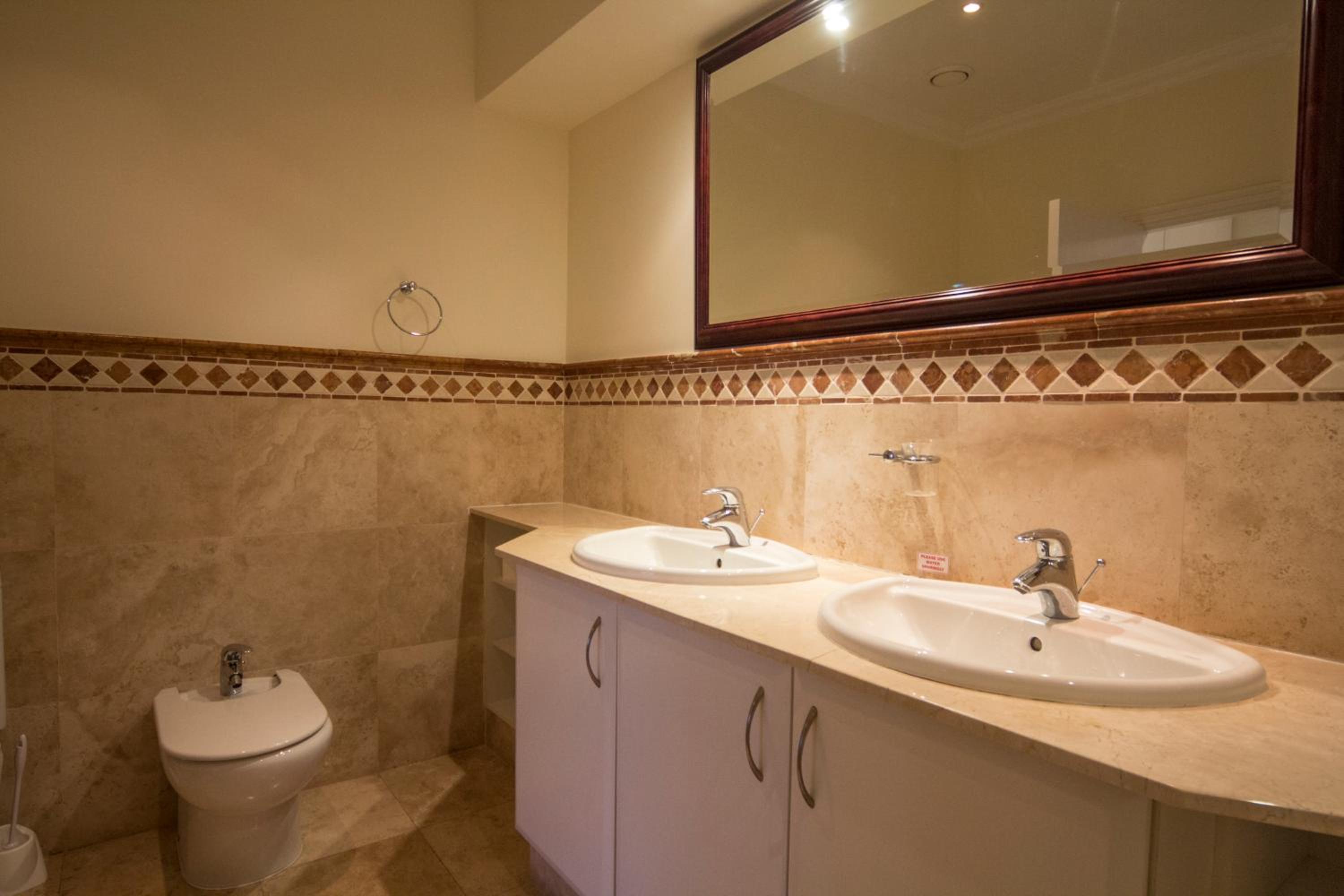 Фото 203 Oyster Quays