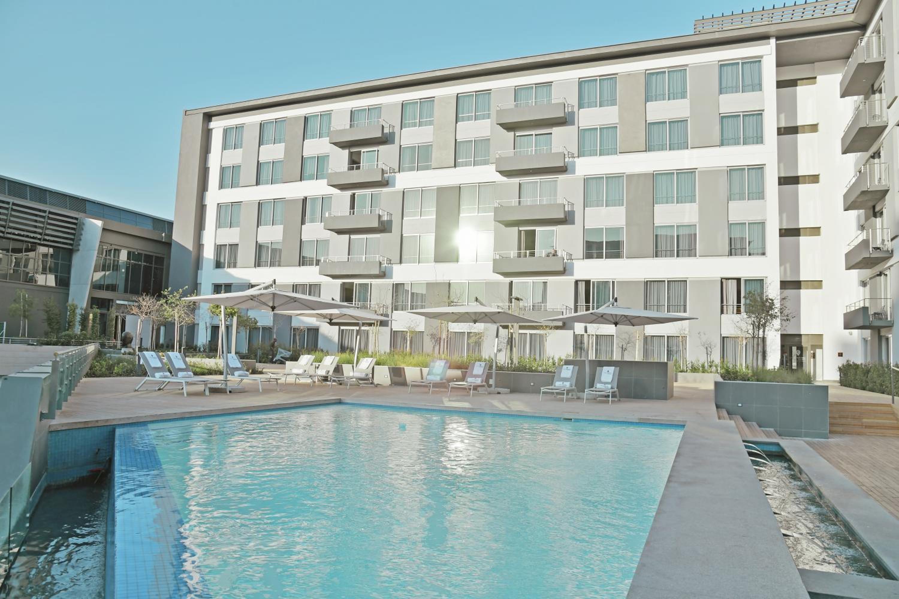 Фото The Capital Menlyn Maine