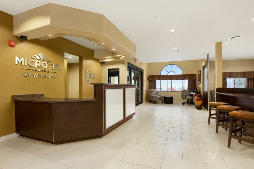 Hotel Microtel Inn & Suites by Wyndham Round Rock, Round Rock, photo