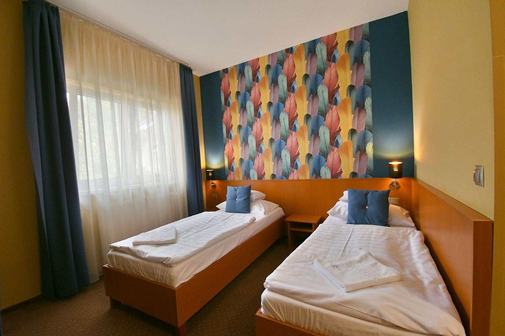 Фото Hotel Platan