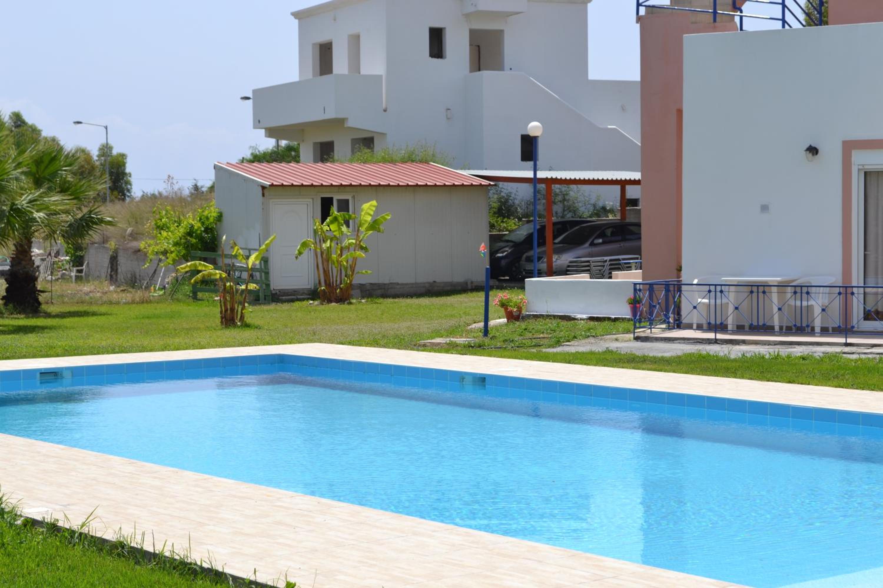 Фото Petasos Apartments