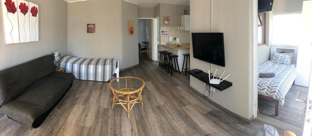 Фото Amies Self-catering Apartments