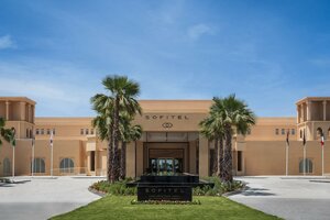 отель Sofitel Al Hamra Beach Resort