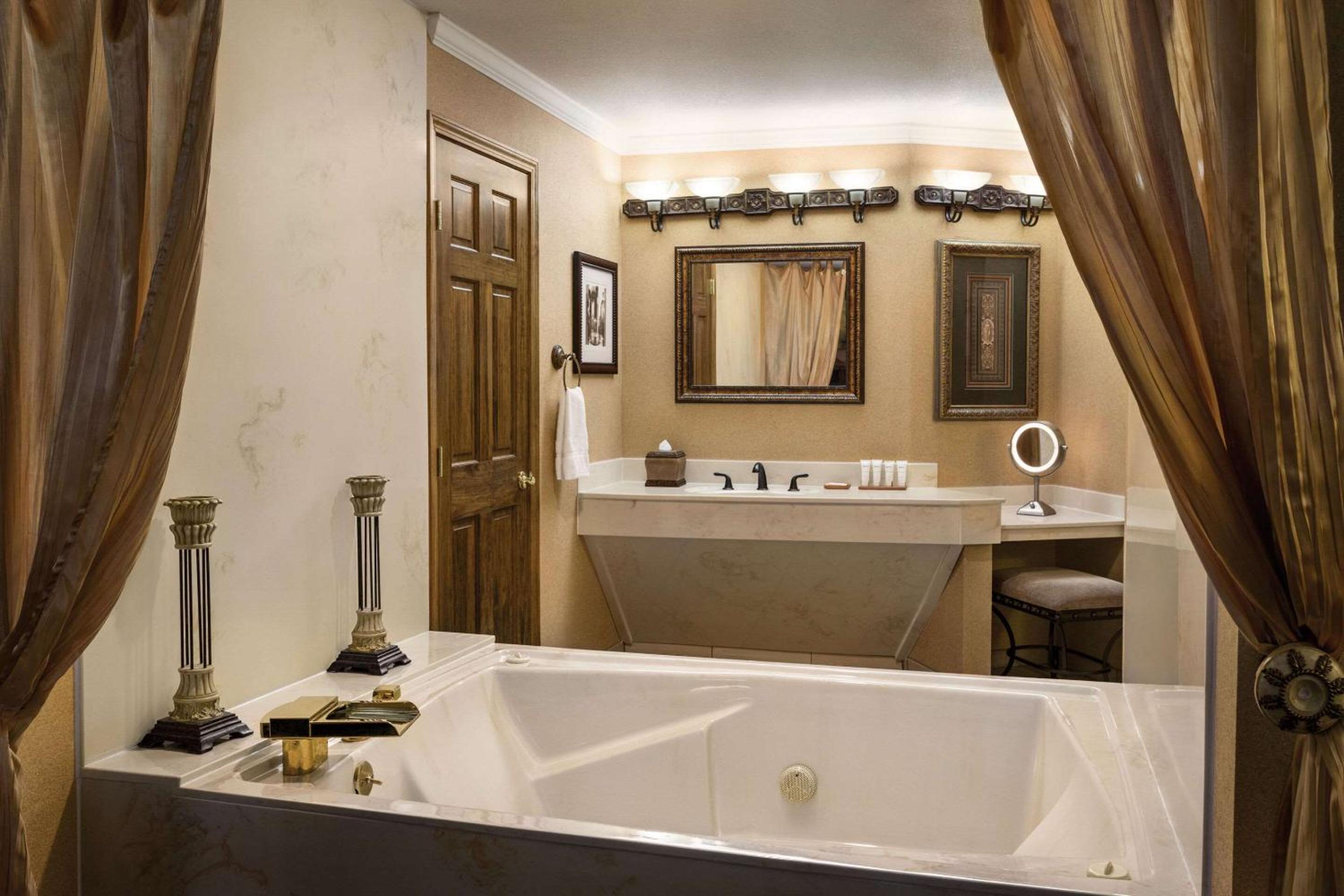 Фото Radisson Hotel Colorado Springs Airport