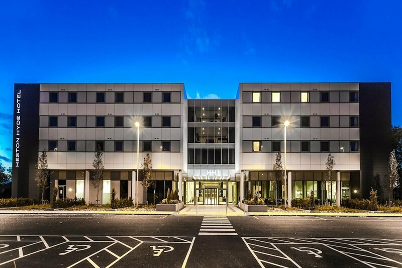 Гостиница Heston Hyde Hotel в Лондоне
