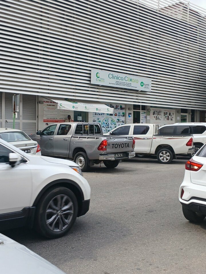 Medical center, clinic Clínica Clixaro, Loanda, photo