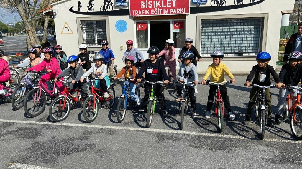 School Ballica Middle School, Akhisar, photo