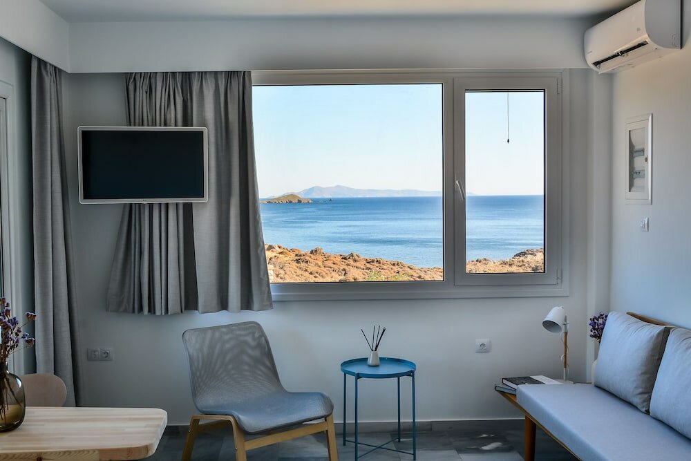 Фото Pharos Apartments