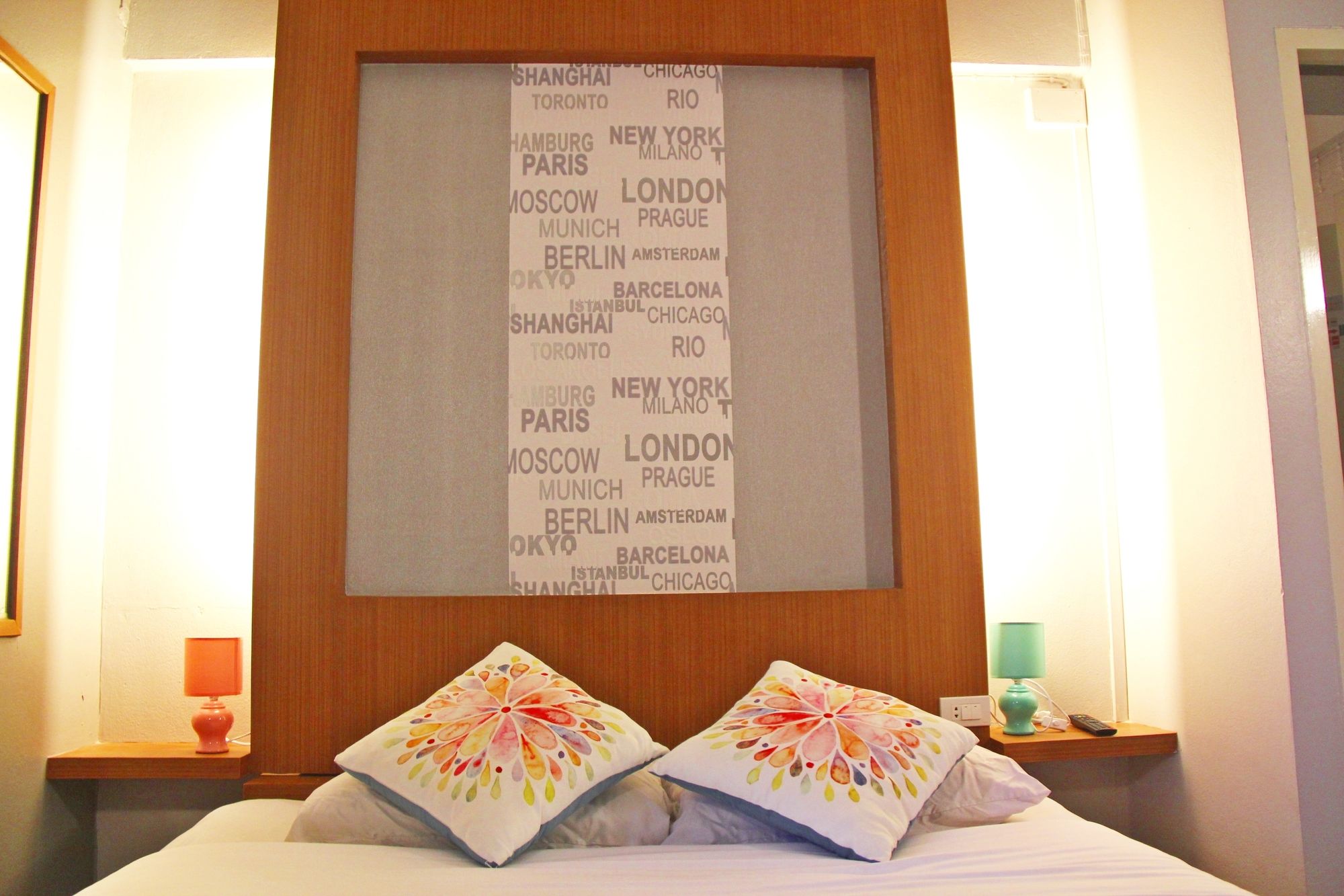 Фото Ruenthip hotel