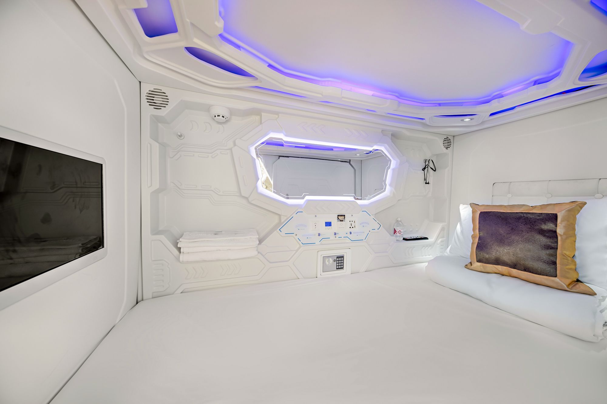 Фото Danang Capsule Hotel