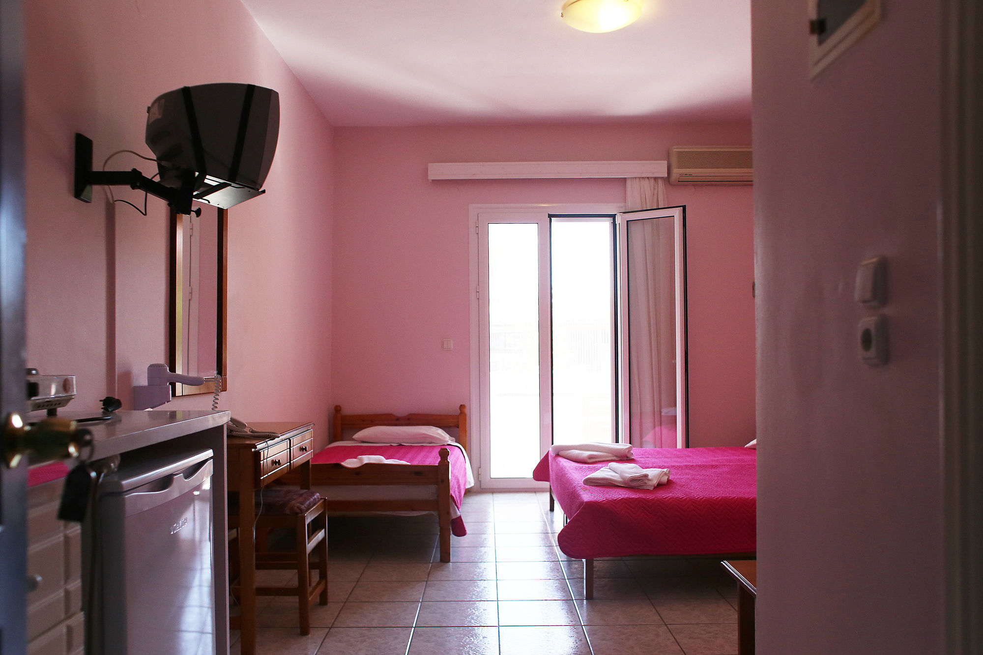 Фото Christina Studios