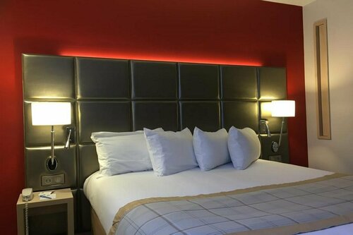 Внешний вид отеля Best Western Plus Le Lavarin в Авиньоне, фото 2