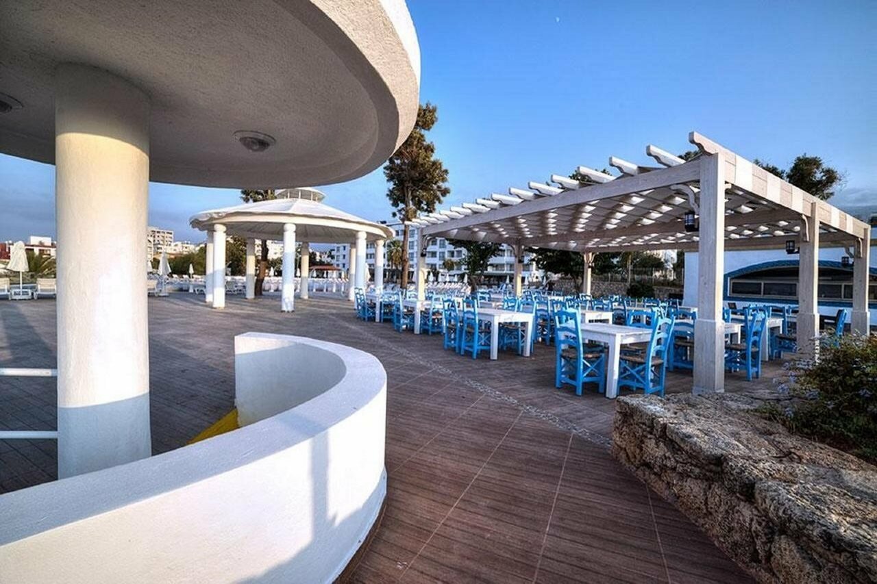 Фото Jasmine Court Hotel & Casino