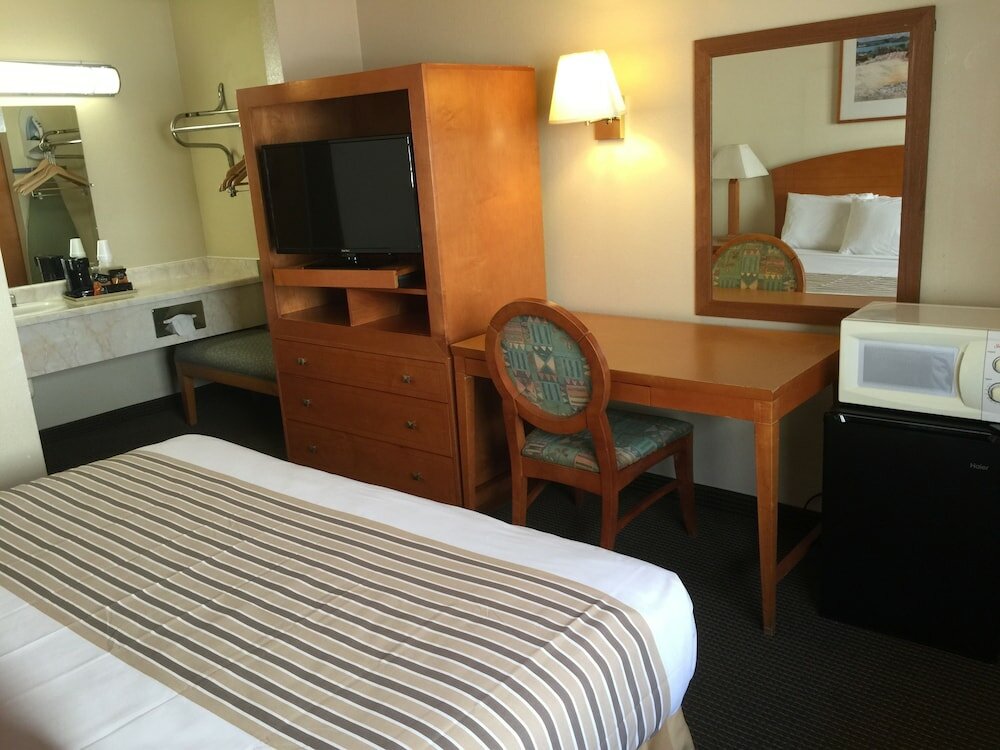 Фото Vagabond Inn Fresno