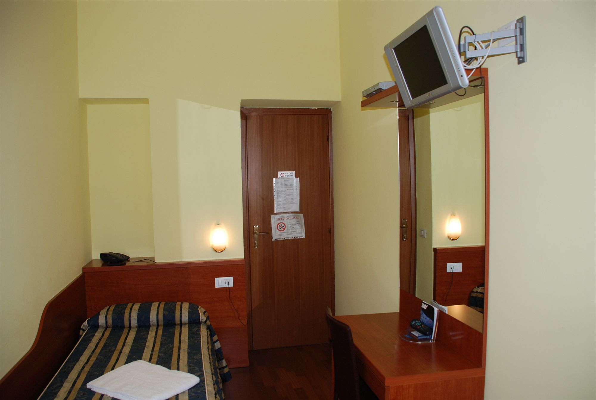 Фото Hotel Bogart 2