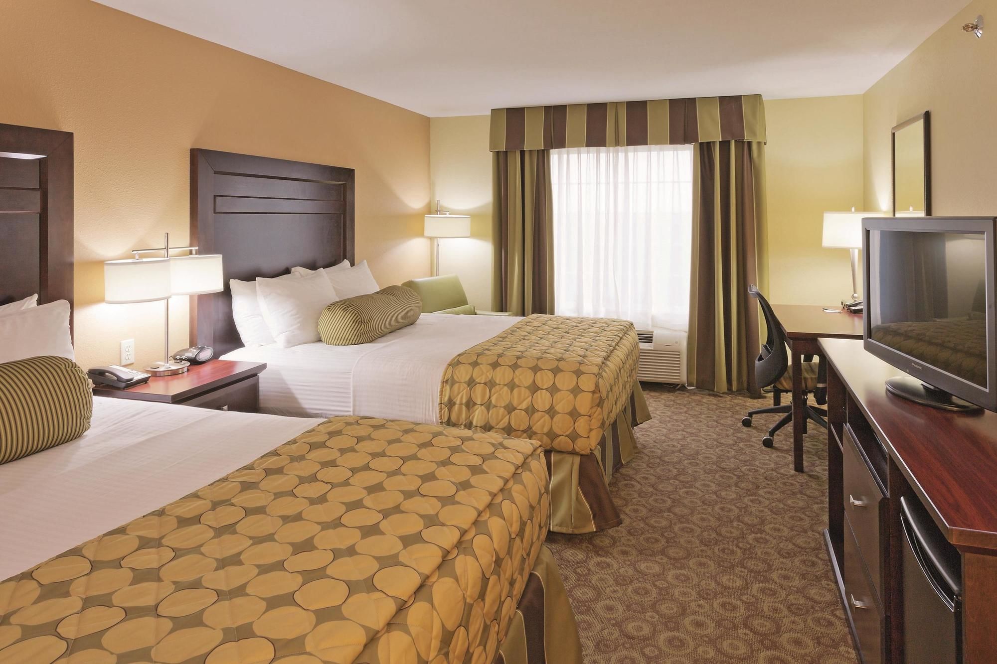 Фото Highland Suites