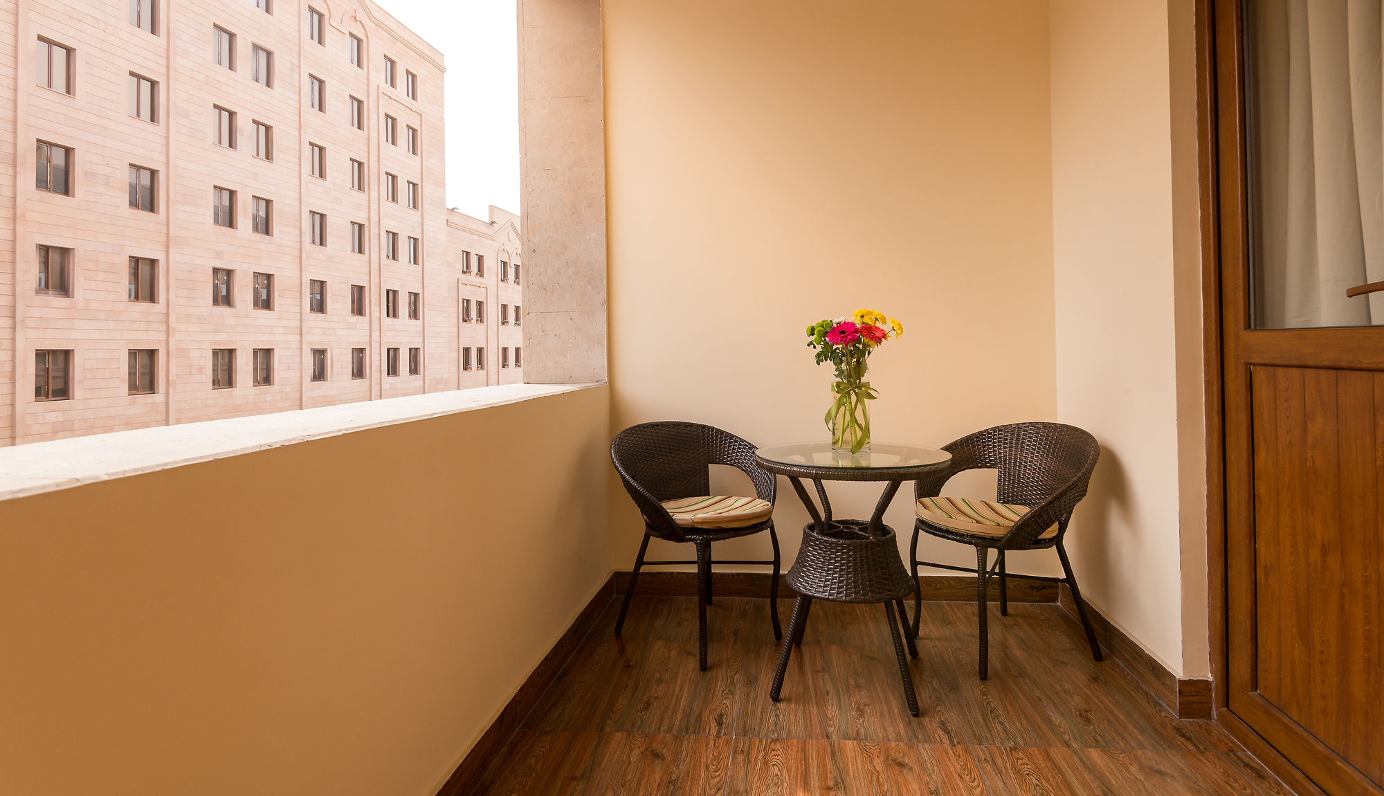 Фото Paris Hotel Yerevan