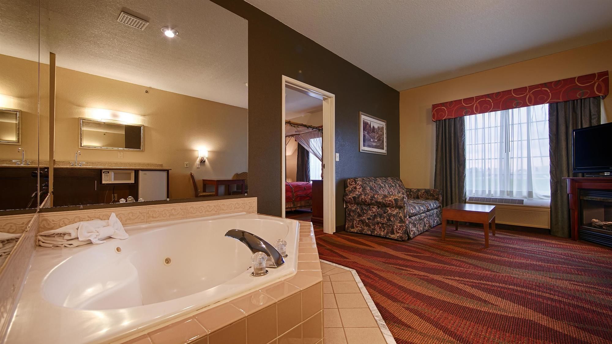 Фото Best Western Plus Fort Wayne Inn & Suites North