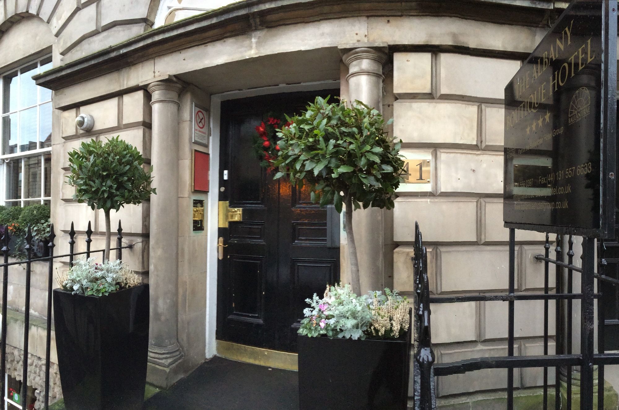 Фото Ballantrae Hotel