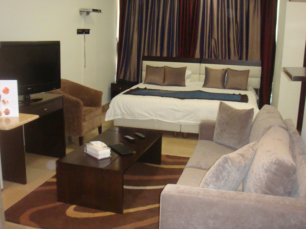 Фото Bliss 3000 Furnished Studios