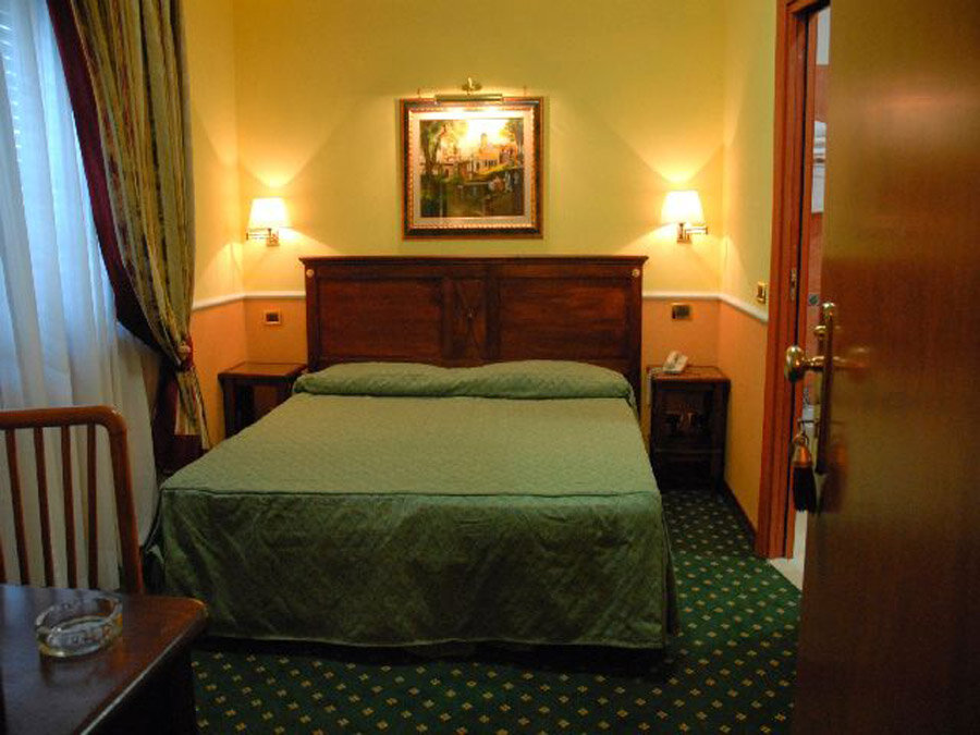 Фото Aurora Garden Hotel