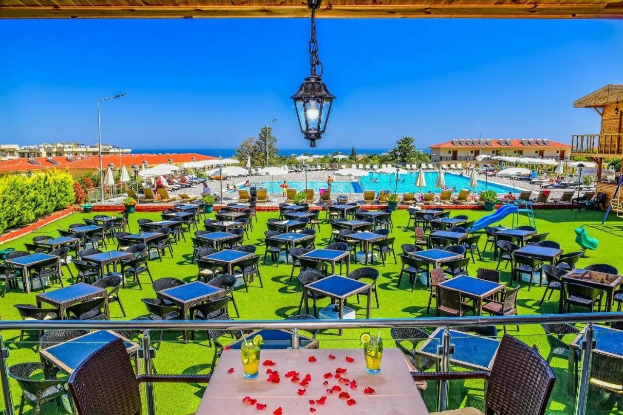 Фото Riverside Garden Resort