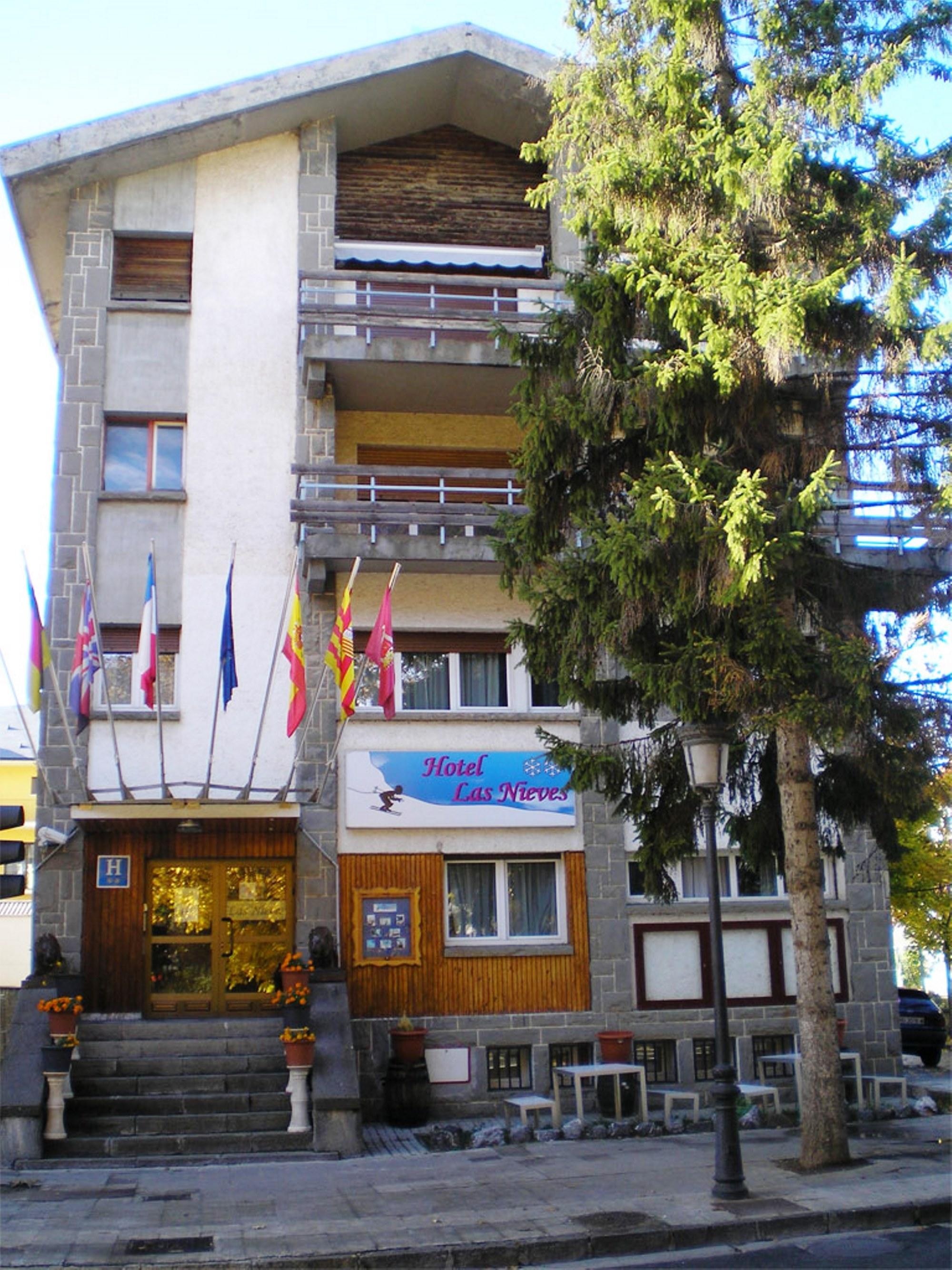 Фото отеля 1