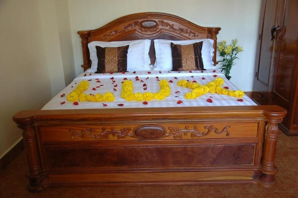 Фото Lux Guesthouse